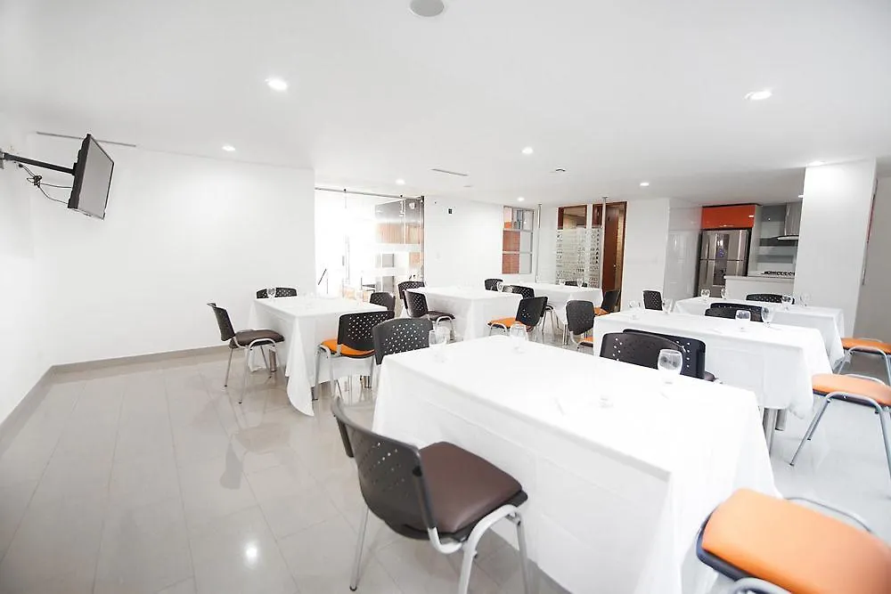 Hotel Castellana 100 3*, Bogota