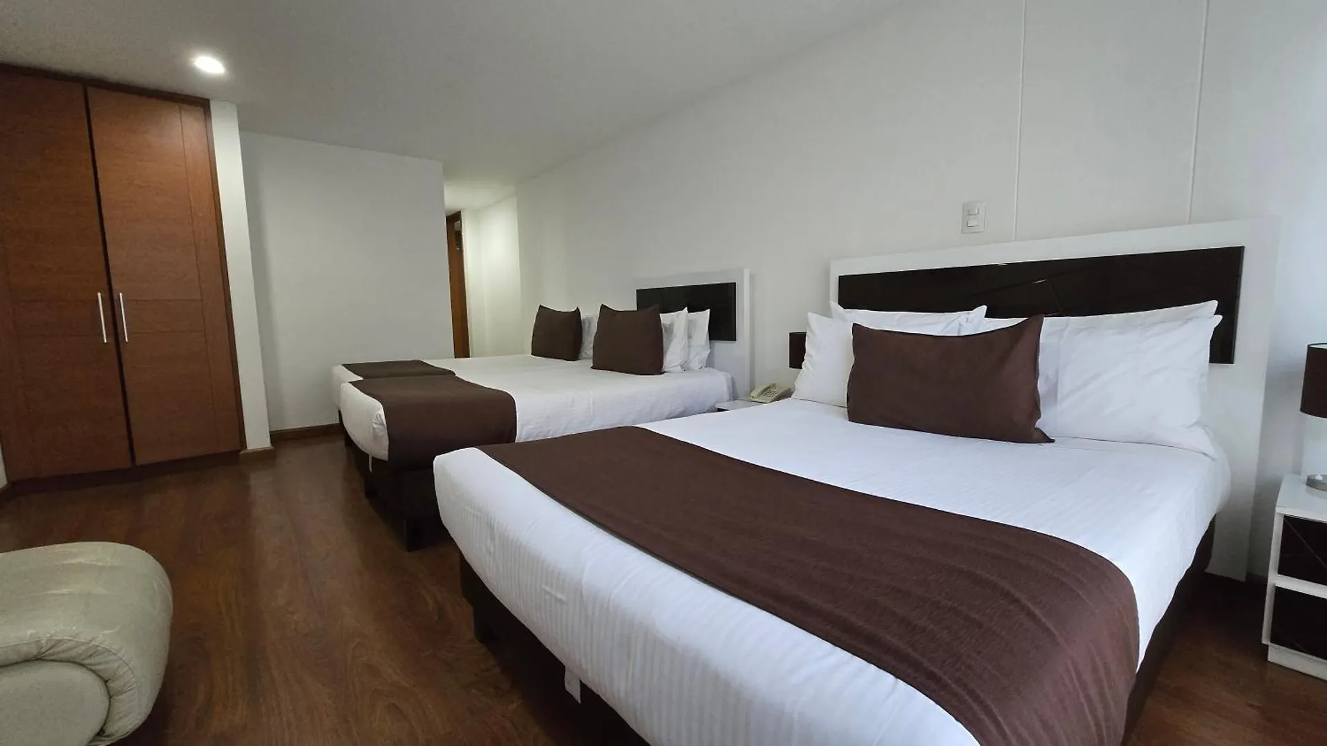 Hotel Castellana 100 Bogota By Hoteles Confort 80